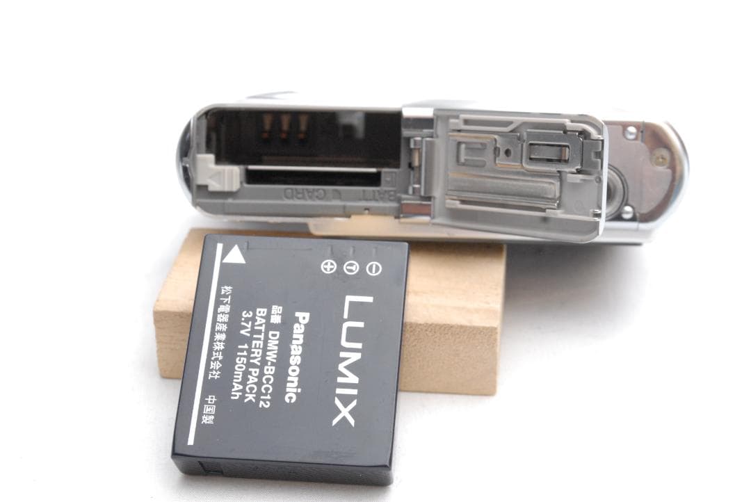 Panasonic LUMIX DMC-FX01 (良品）