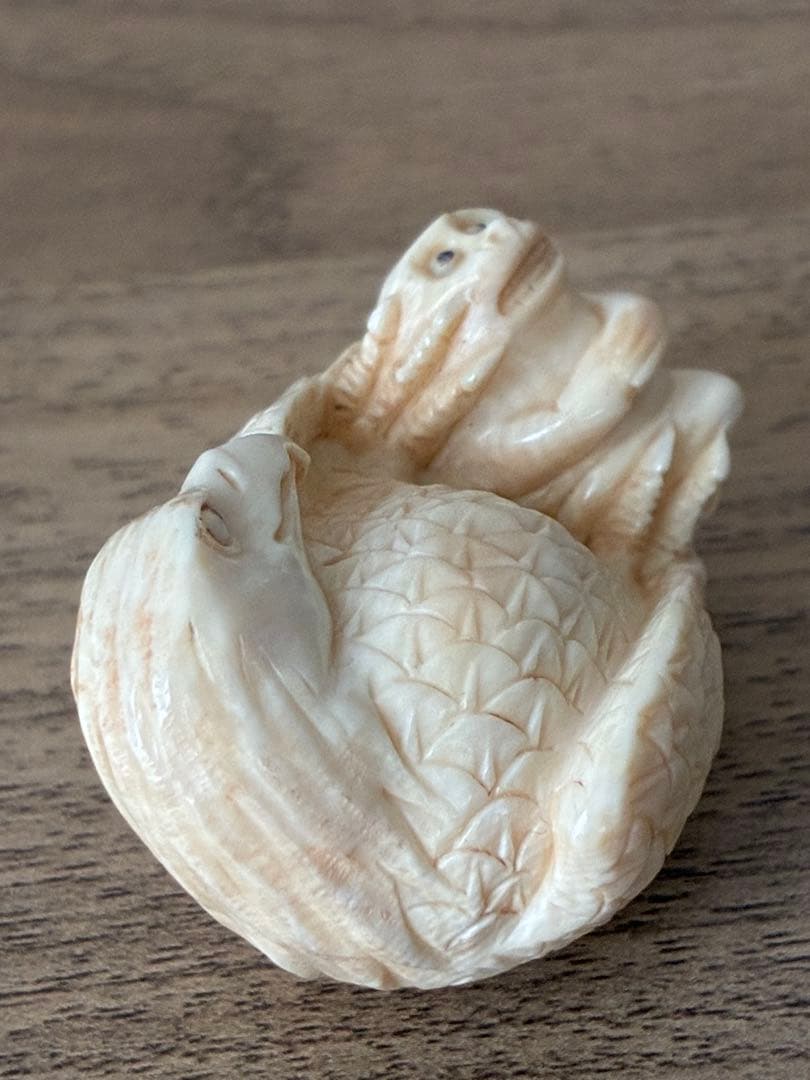 根付「鷲と蛙」銘：正次