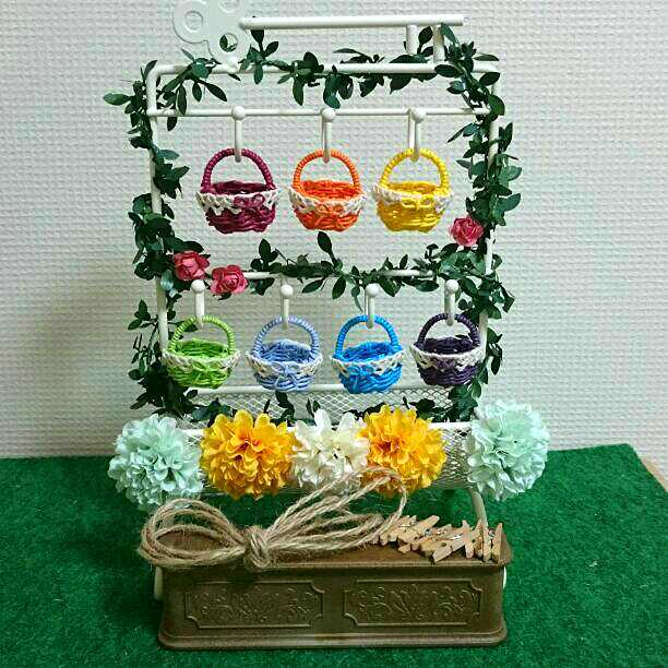 売り切れです 虹色 ミニチュアのカゴ ガーランド エコクラフト