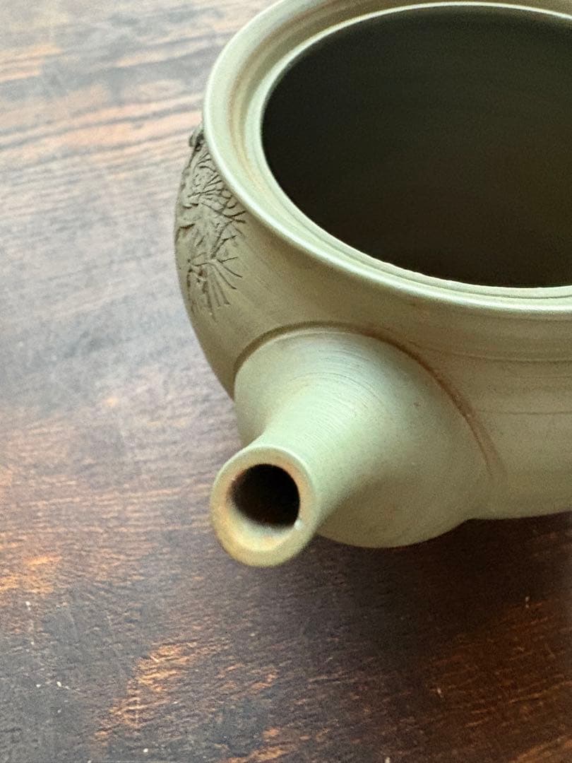 【極美品】常滑焼 緑泥 浮彫松図 急須「千年翠」細密彫刻 セラメッシュ 煎茶道具