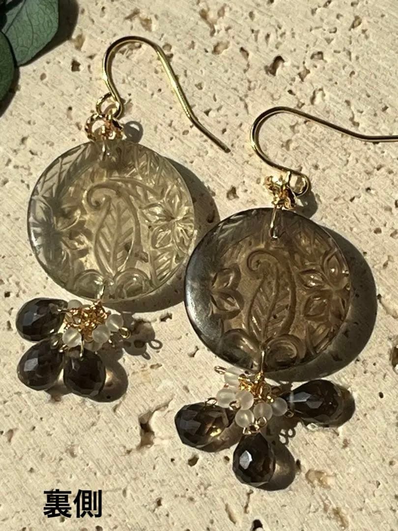 ＊14kgf スモーキークォーツ プルメリアリーフカービング ピアス