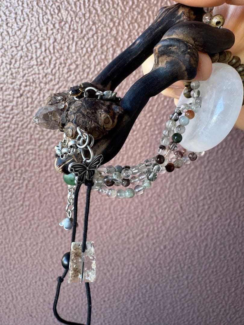 個性的なデザインバングル