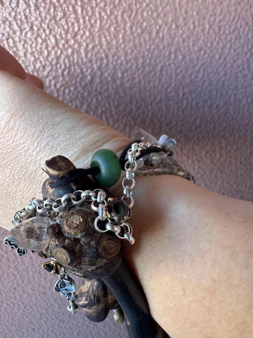 個性的なデザインバングル