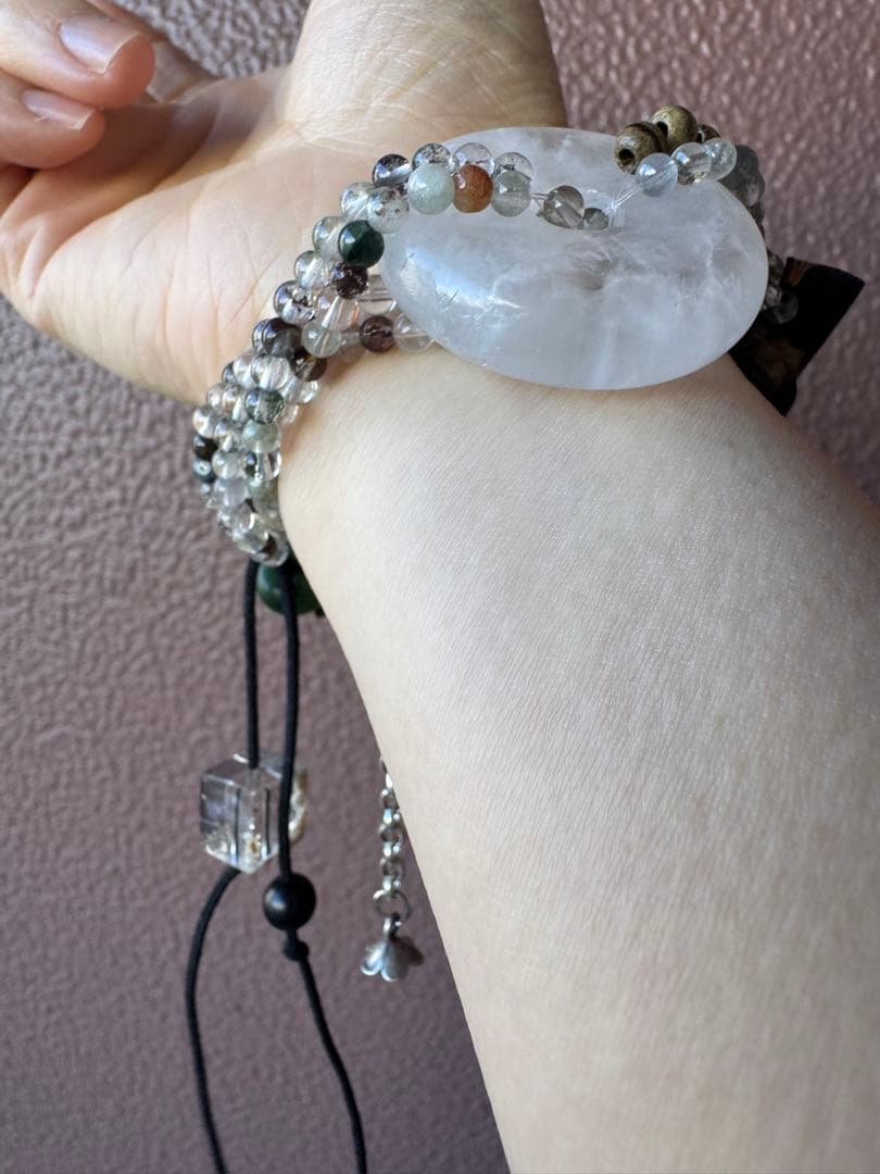 個性的なデザインバングル