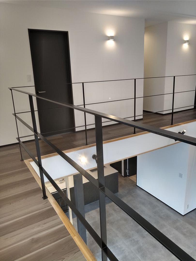 手すり　アイアン手摺　おしゃれ　鉄　階段　ささら　踏み板　オーダーメイド