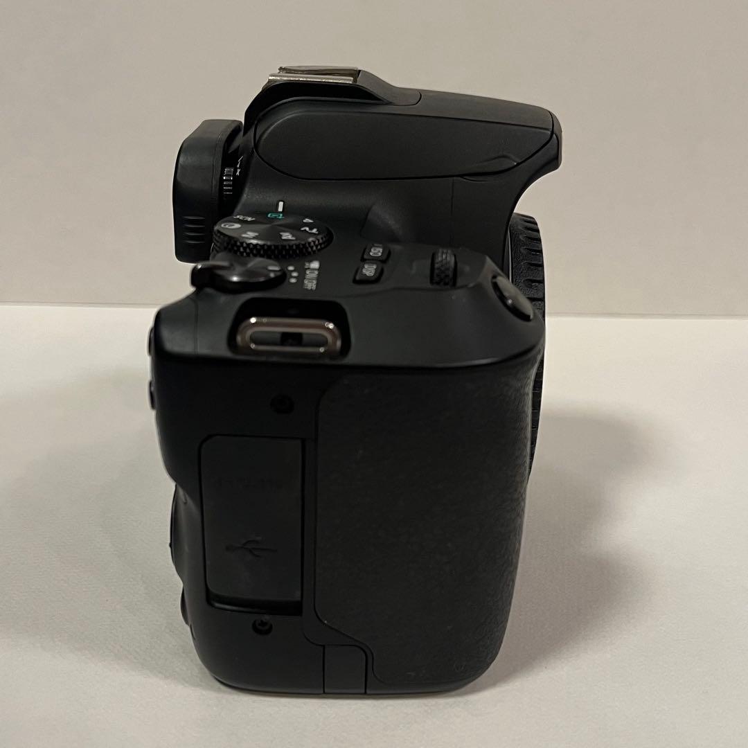 Canon EOS Kiss X10 EF-S 18-55mmレンズ付き