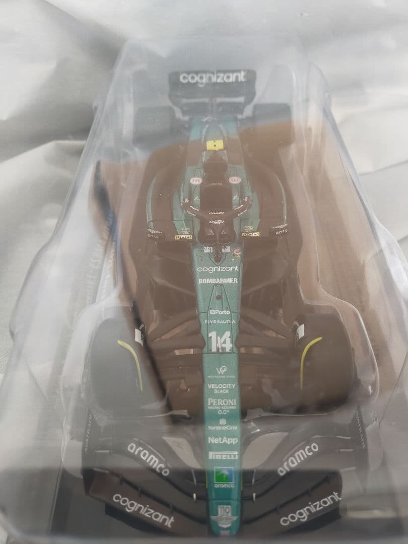 【未開封】F1 ミニカー 1/24 アストンマーティン AMR23