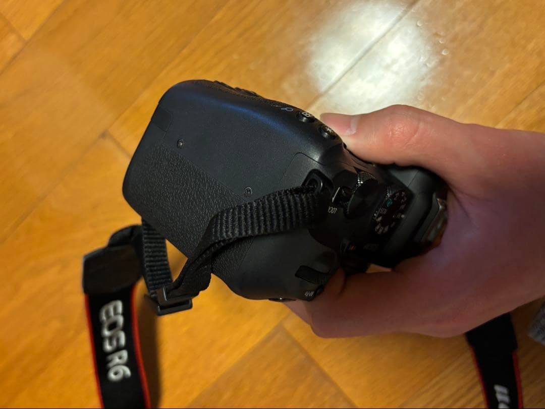 【美品】Canon EOS RP 本体と純正バッテリー2個セット