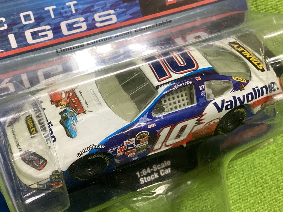 ディズニーカーズ ACTION 新品 スコットリッグスCharger バルボリン