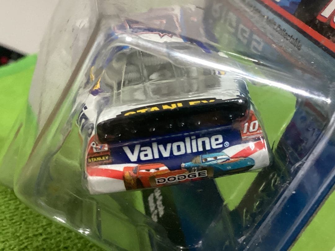 ディズニーカーズ ACTION 新品 スコットリッグスCharger バルボリン