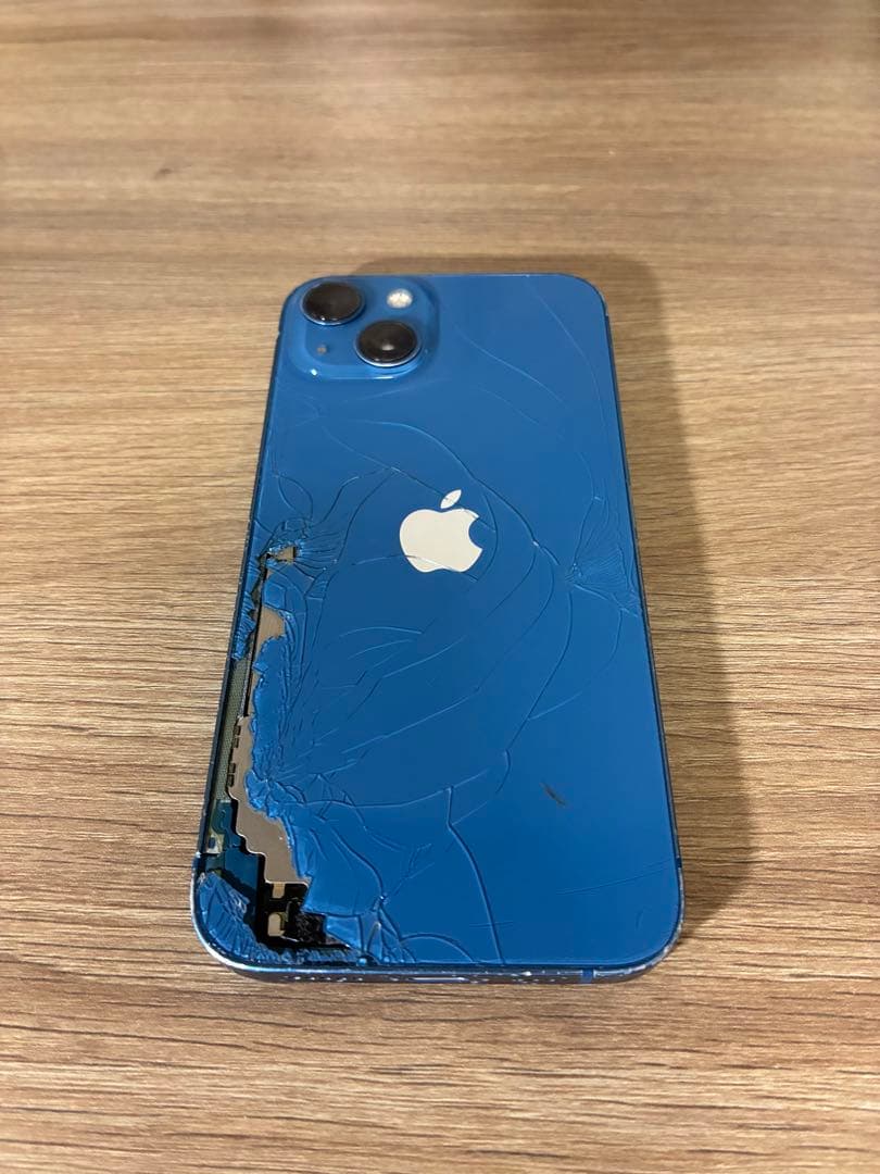 iPhone13本体　ひび割れ