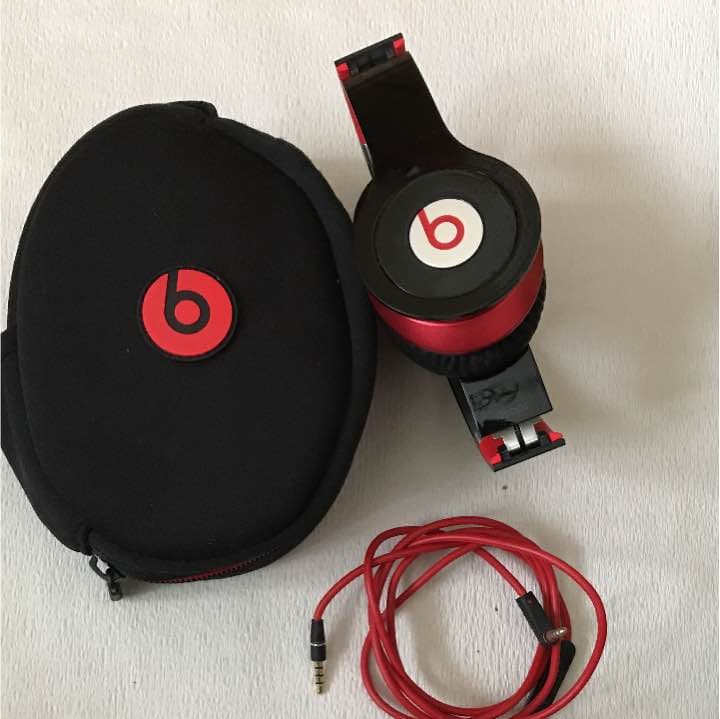 ヘッドホン beats