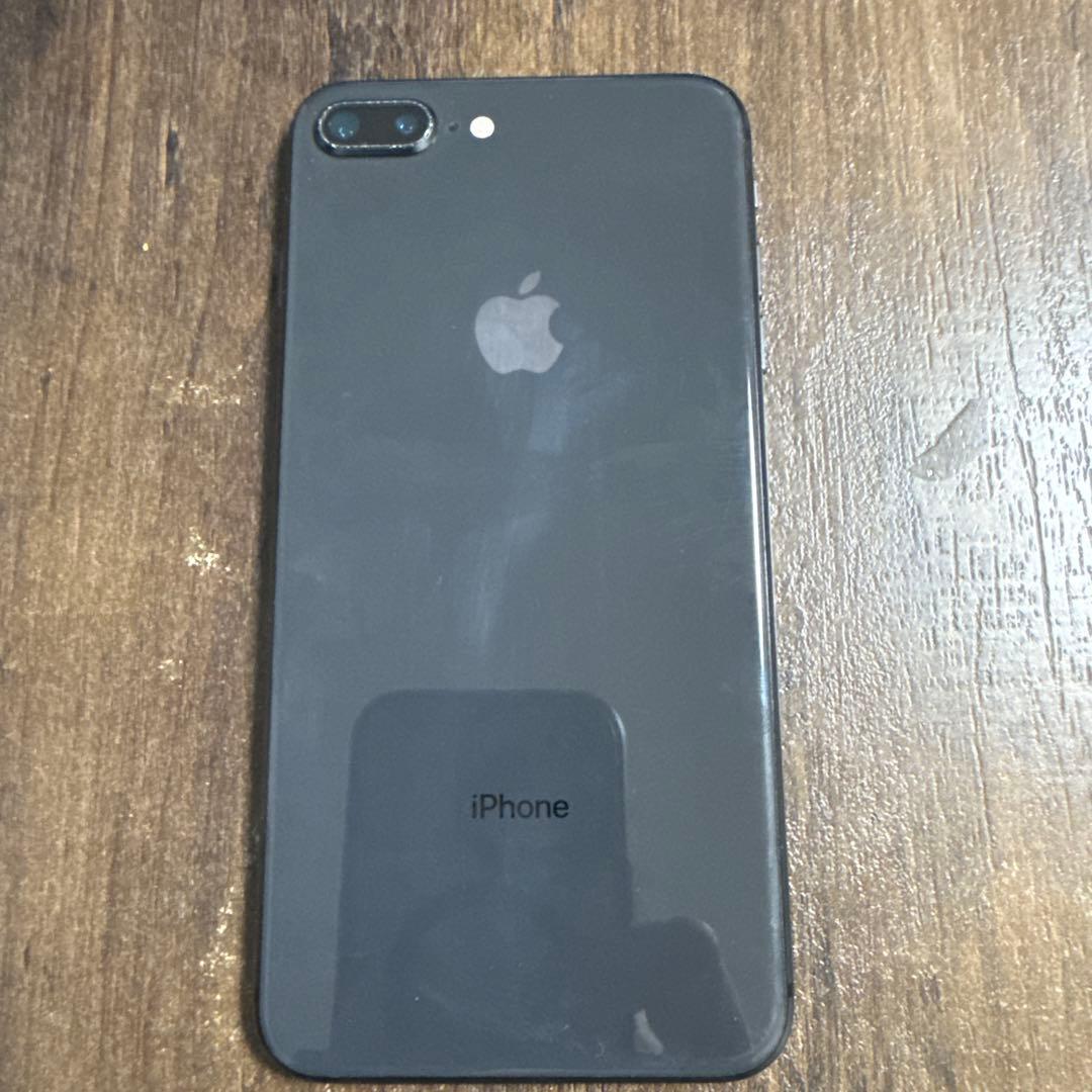 iPhone 8 Plus ブラック　64GB