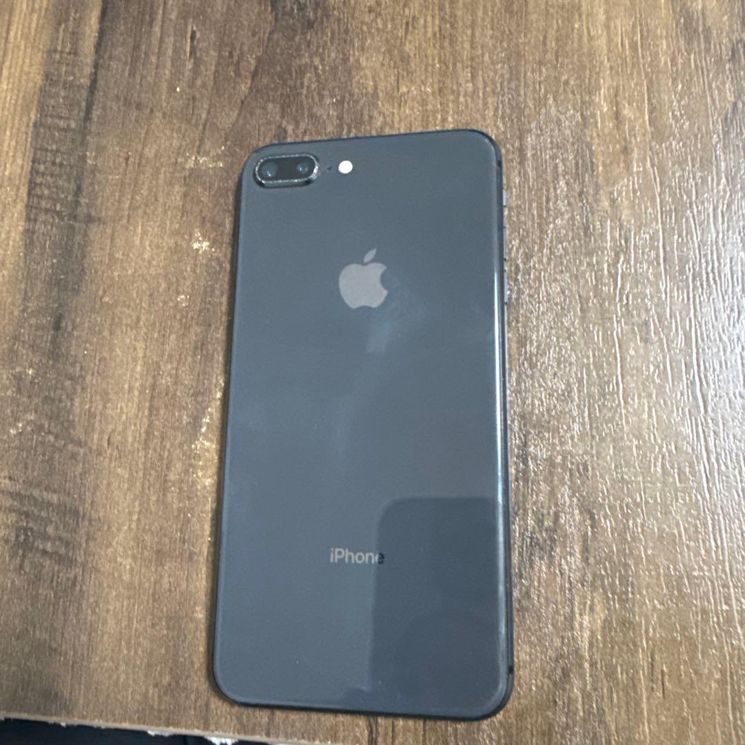 iPhone 8 Plus ブラック　64GB