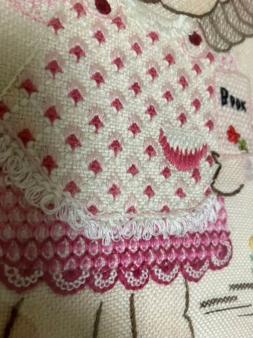 戸塚刺繍　「男の子と女の子」　額入りタペストリー　【ハンドメイド作品】