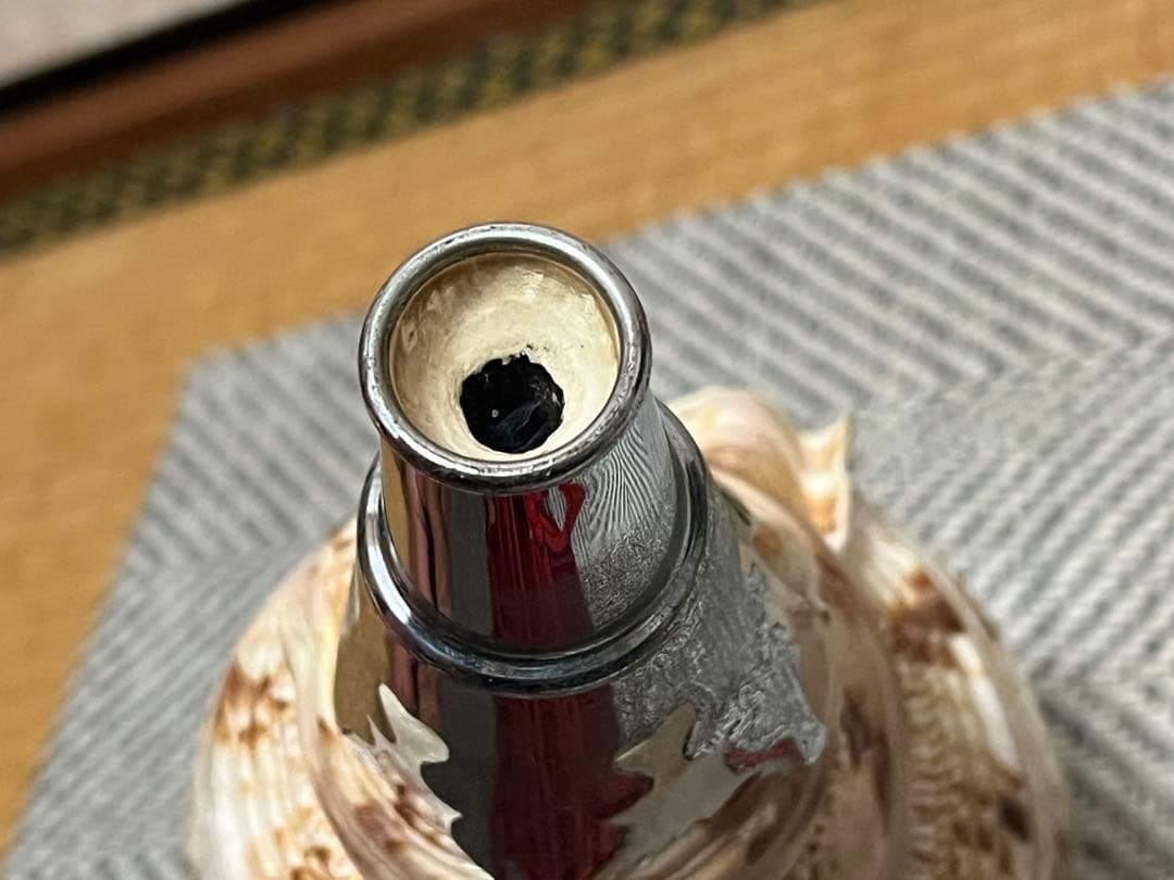 貝の楽器 赤い紐付き　ホラガイ