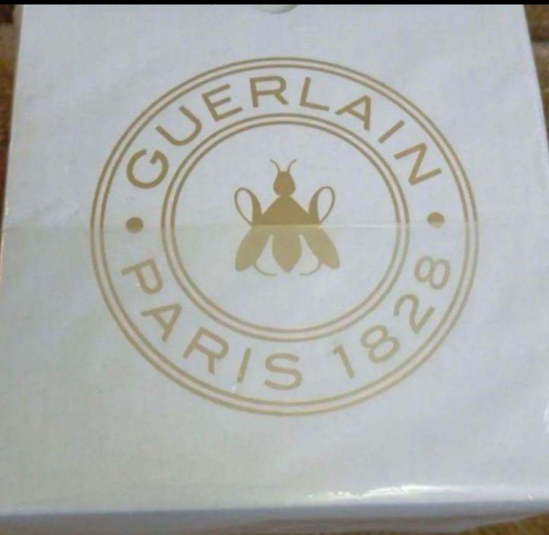 新品♡「【ノベルティ】 ゲラン GUERLAIN スノードーム #ゴールド