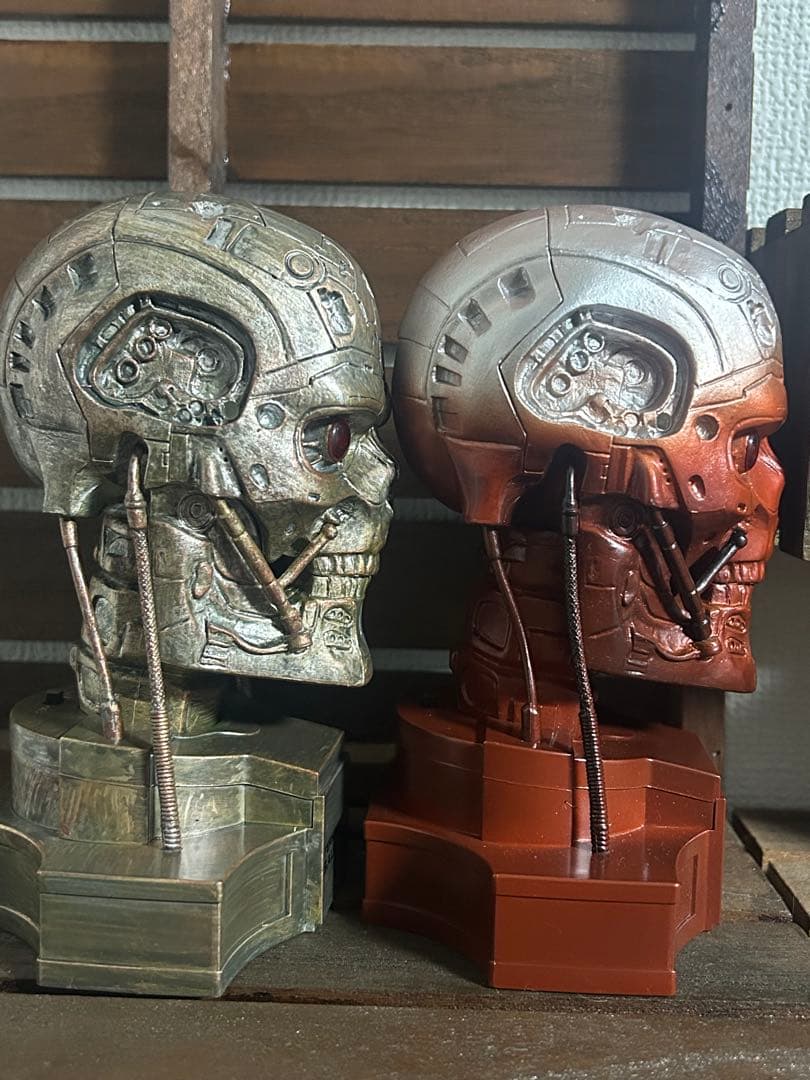 稀少品　箱無しターミネーター　T-600 スカルヘッドフィギュア 2色セット