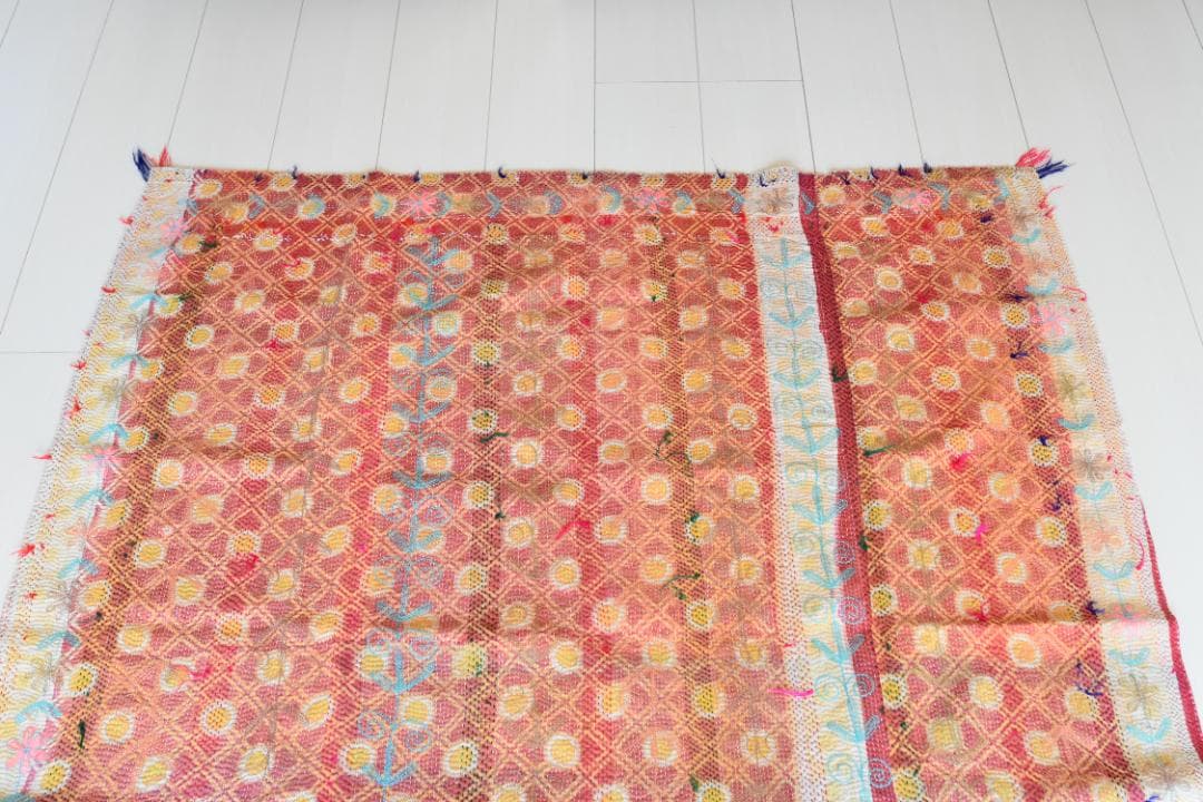 【SALE】明るい刺繍と陽だまりカラーのヴィンテージカンタキルト