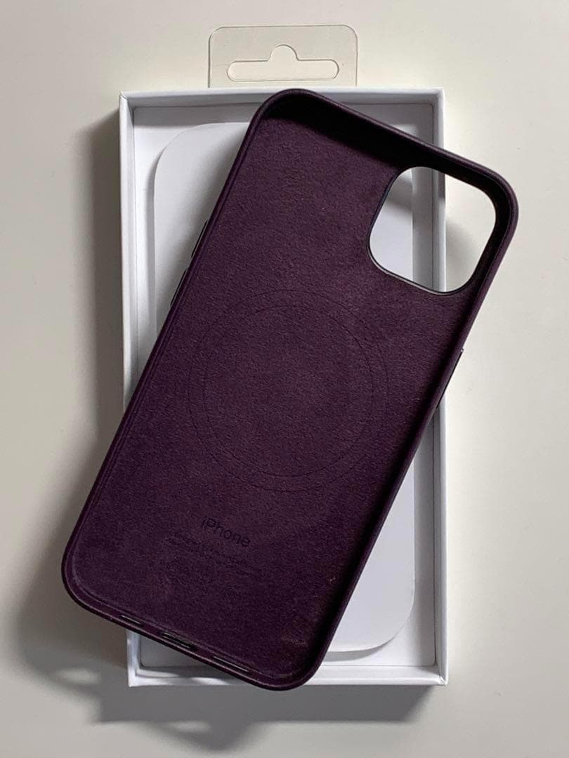 【新品】純正 iPhone 13 レザーケース・ダークチェリー①