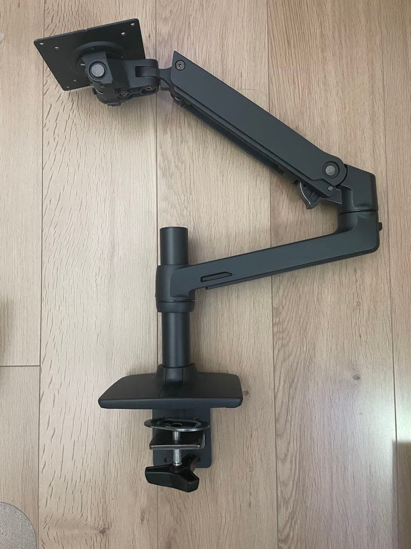 エルゴトロンLXモニターアーム＋マウントトレー
