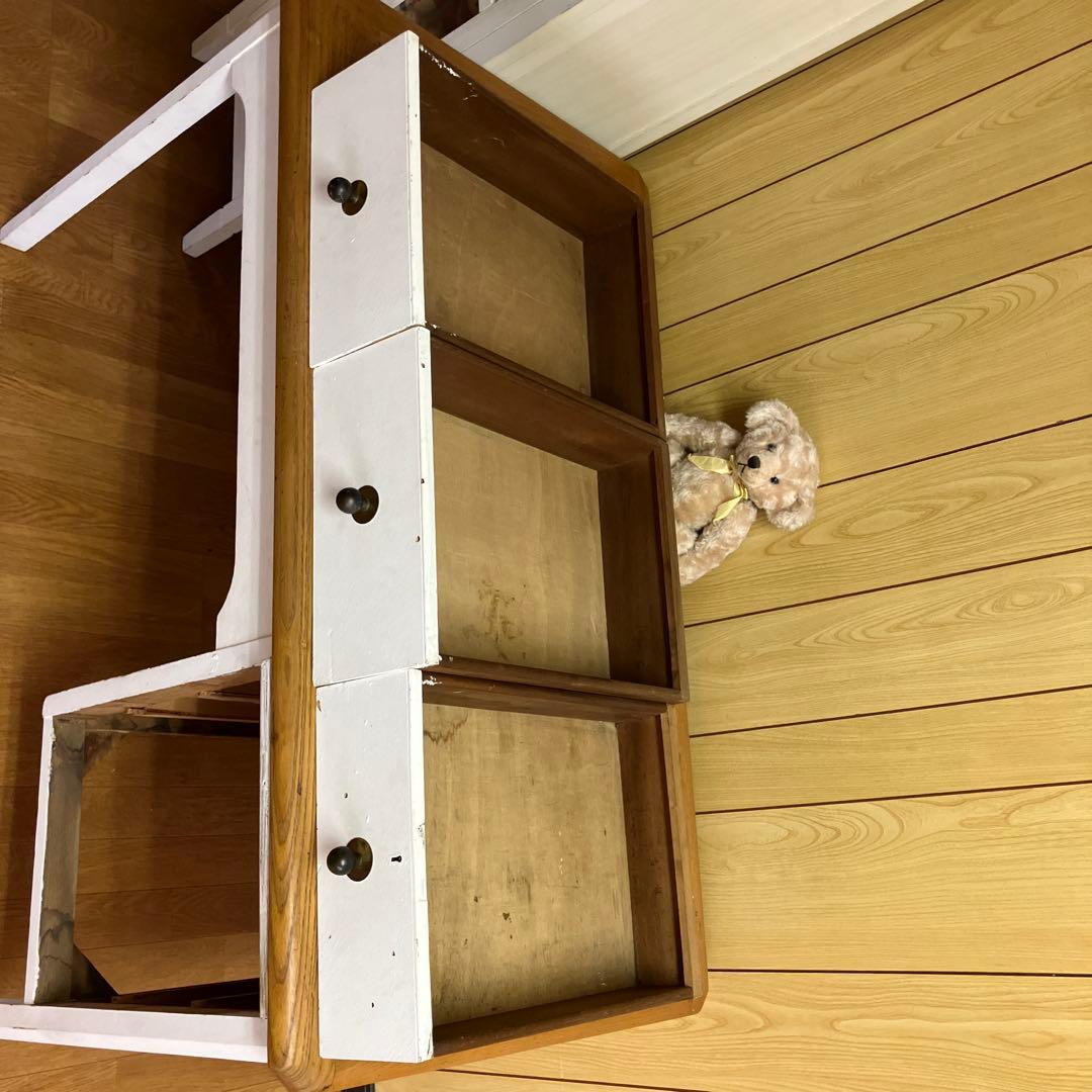 アンティークホワイト木目デスク 3つの引き出し付き