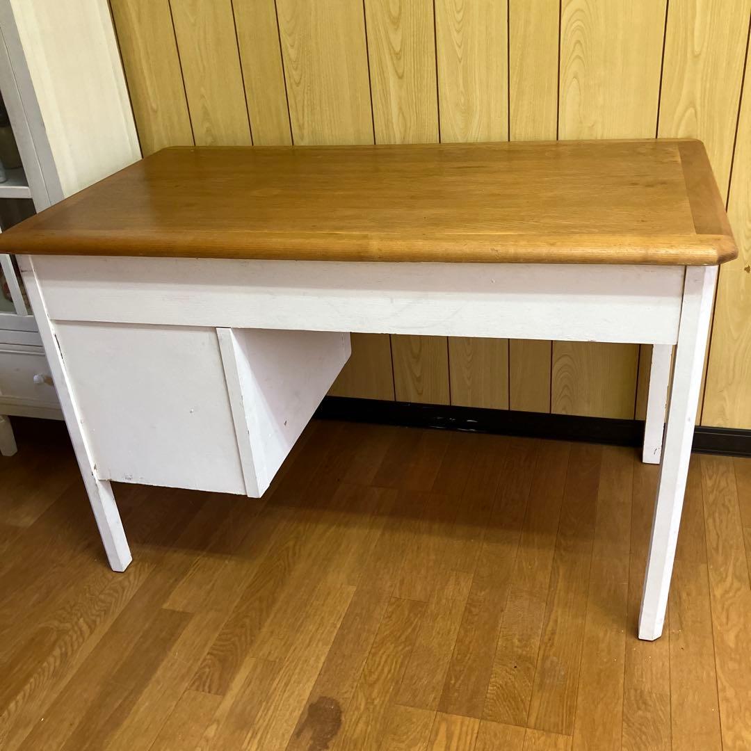 アンティークホワイト木目デスク 3つの引き出し付き