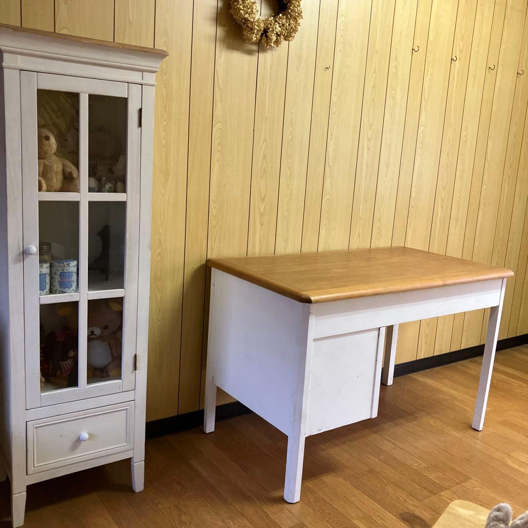 アンティークホワイト木目デスク 3つの引き出し付き