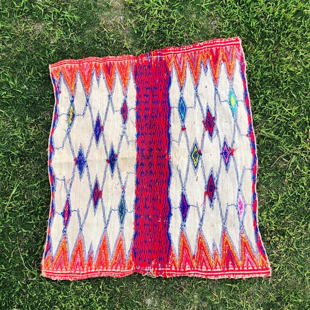 ★モン族★コットン刺繍ラグ★スパンコール★