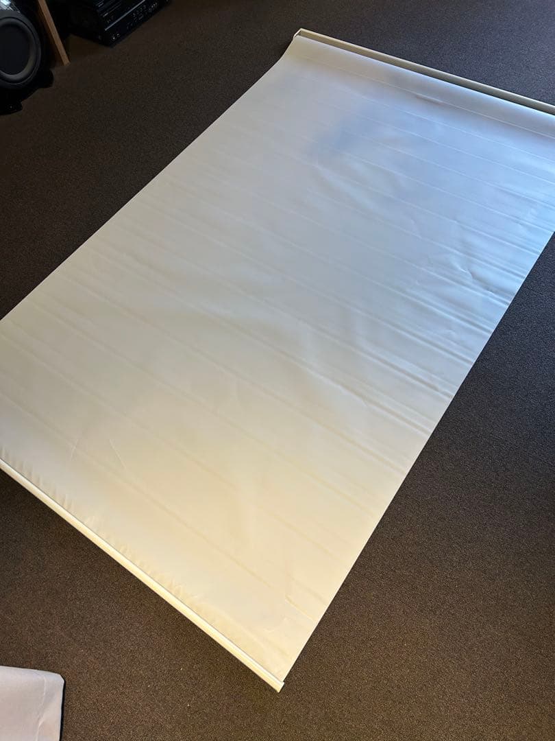 ニトリ　つっぱり遮光ロールスクリーン　グレー