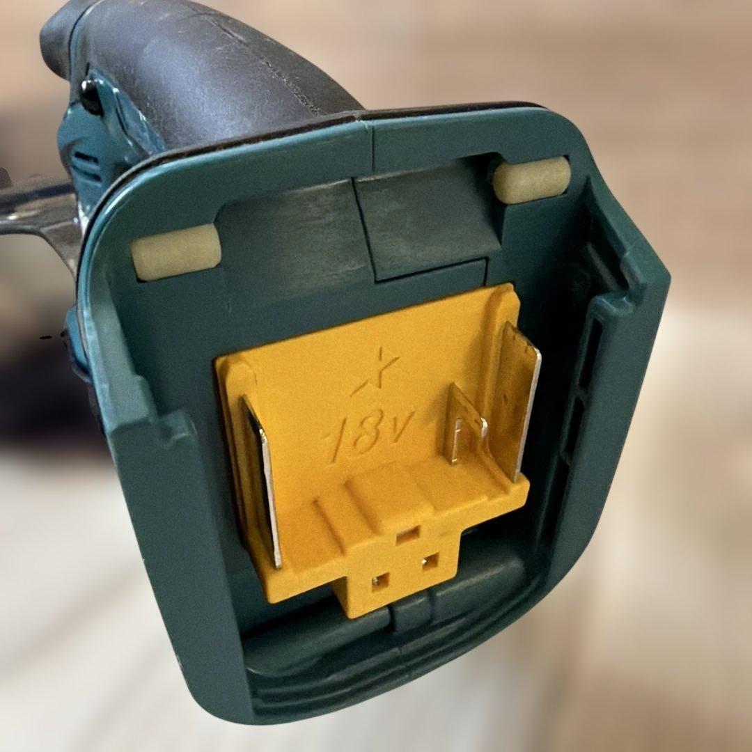 Makita MUM604DZ 充電式芝生バリカン　本体のみ