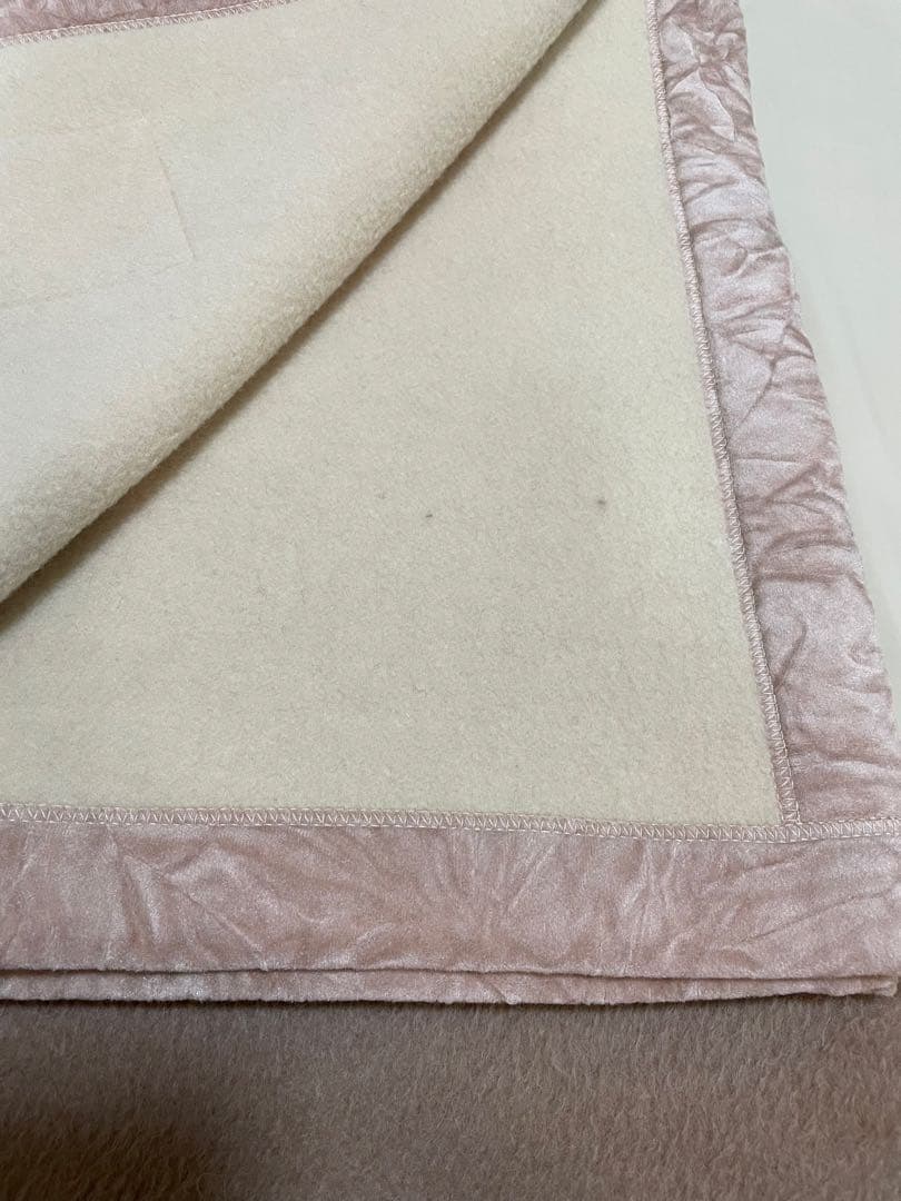 未使用　カシミヤ30% 羊毛70% カシミヤ混ウール毛布　シングル