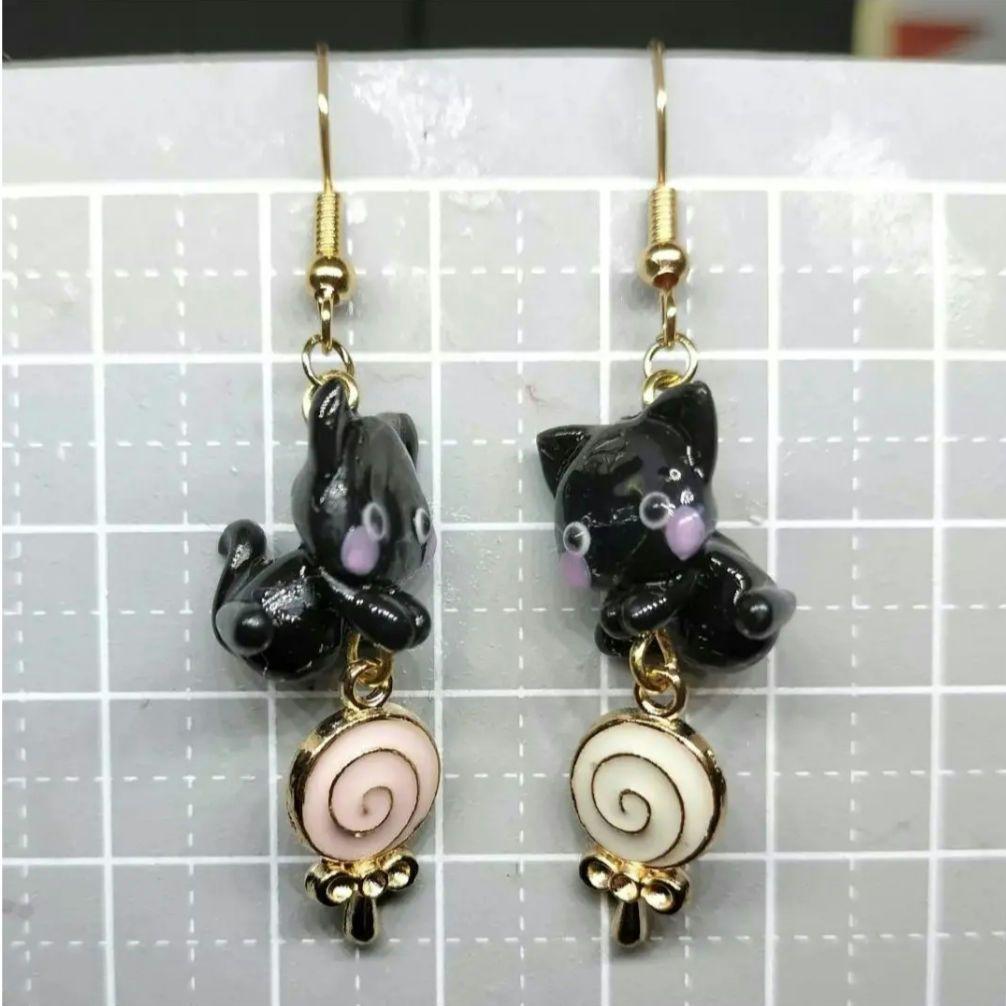 ハロウィン　黒猫とキャンディピアス
