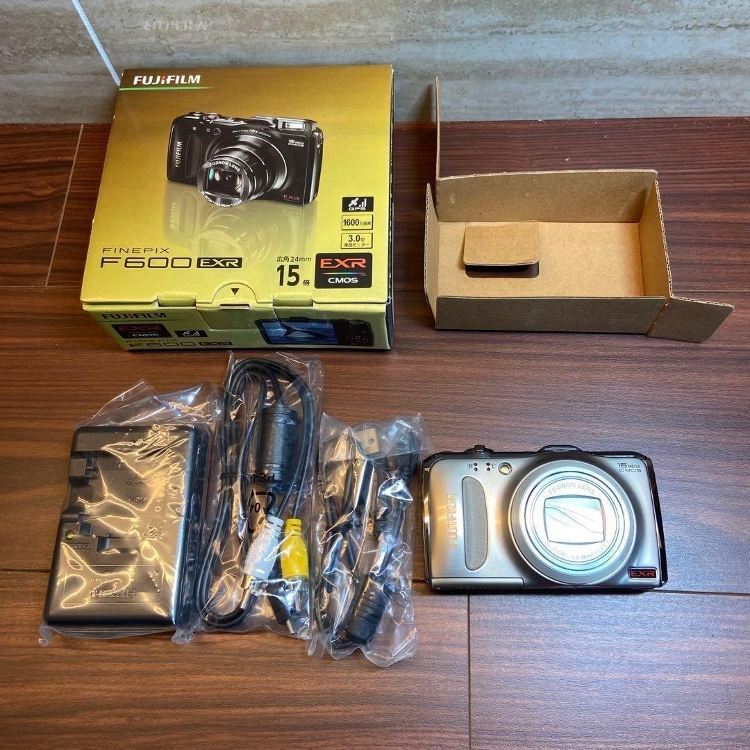 FUJIFILM FinePix F600 EXR デジカメ 4638