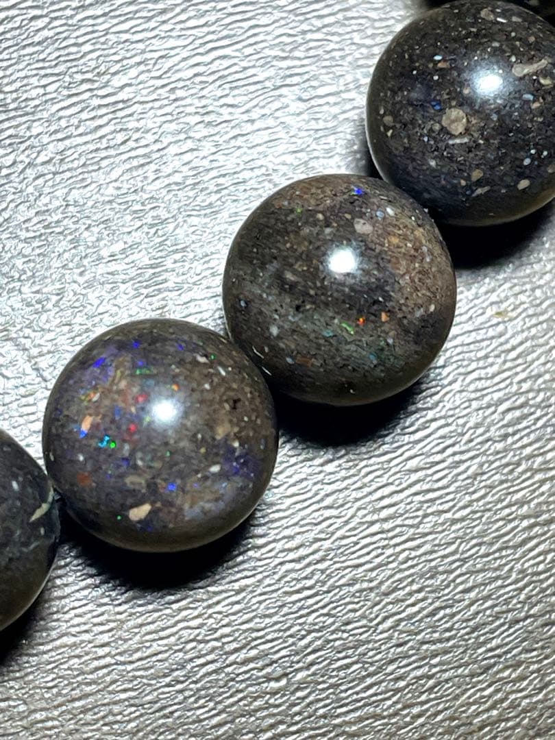 【新入荷】ブラックマトリックスオパールブレス約10㎜（新品未使用）遊色虹色