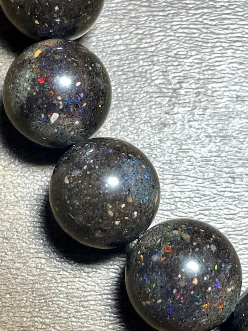 【新入荷】ブラックマトリックスオパールブレス約10㎜（新品未使用）遊色虹色