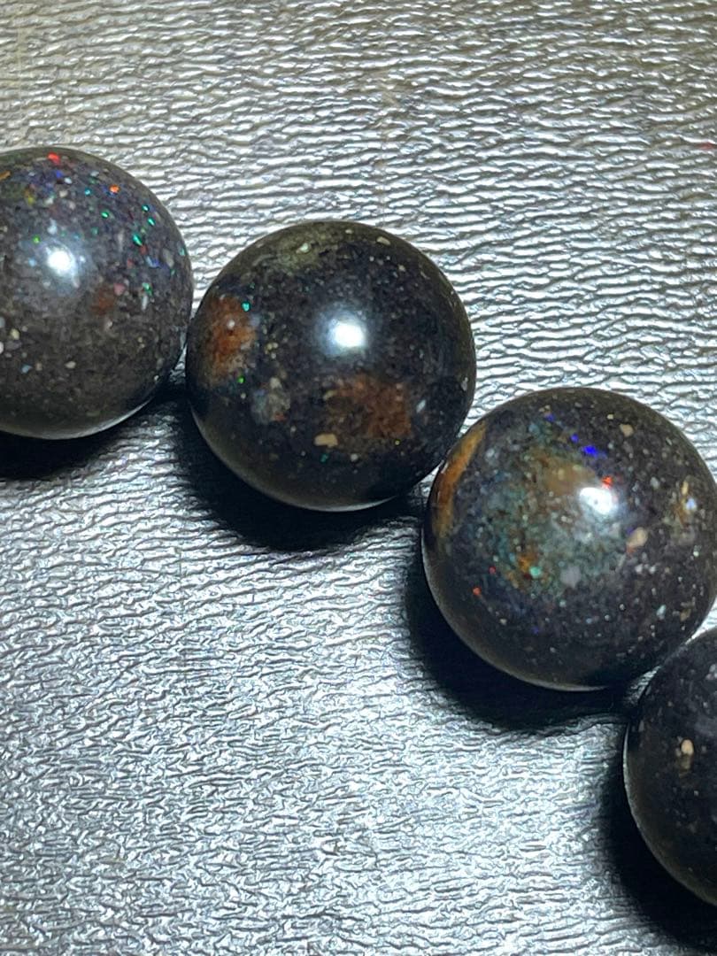 【新入荷】ブラックマトリックスオパールブレス約10㎜（新品未使用）遊色虹色