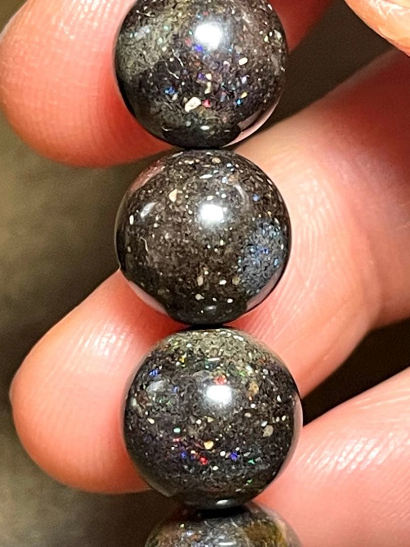 【新入荷】ブラックマトリックスオパールブレス約10㎜（新品未使用）遊色虹色