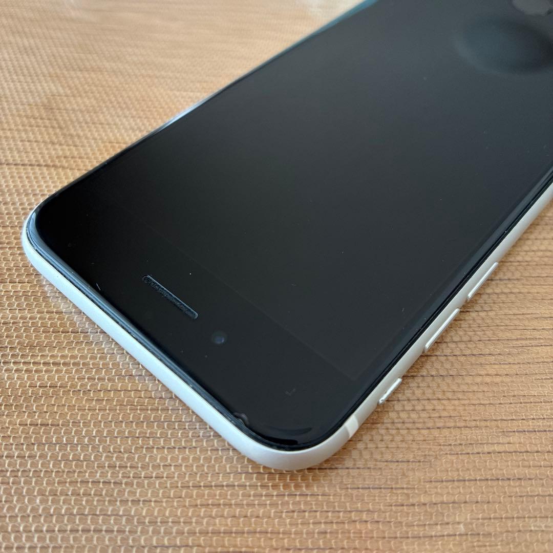 iPhone SE 2世代128GB ホワイト