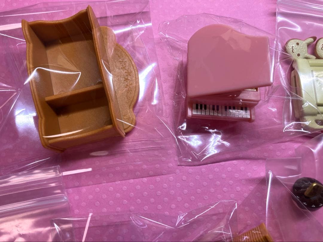 シルバニア　新品小物　各¥350