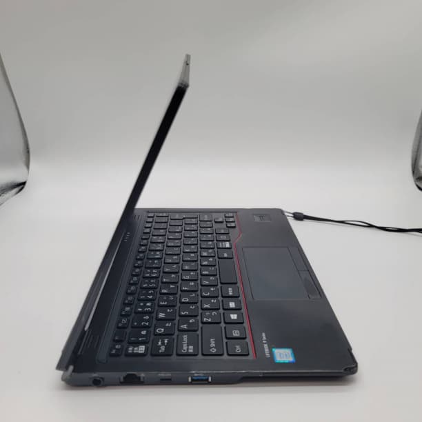 バッテリー◎ フルHD 富士通 i7-7 SSD256GB オフィス タッチ