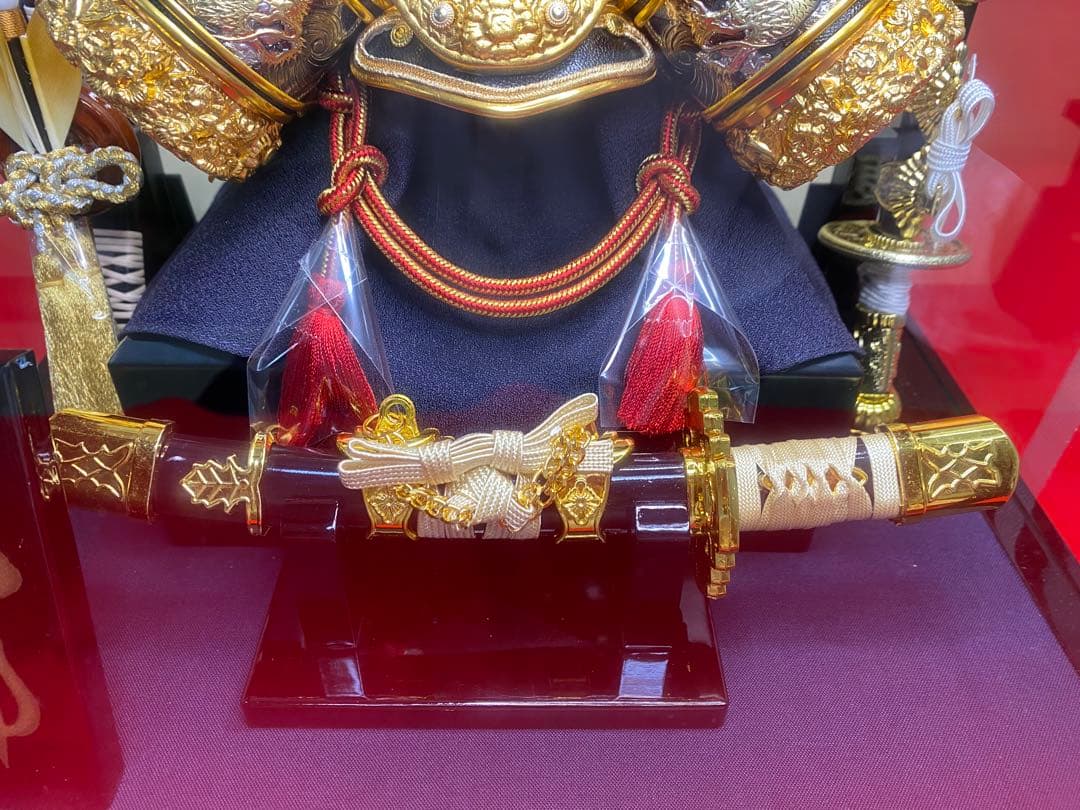 東京久月　五月人形　家紋付き兜飾り　ガラスケース入