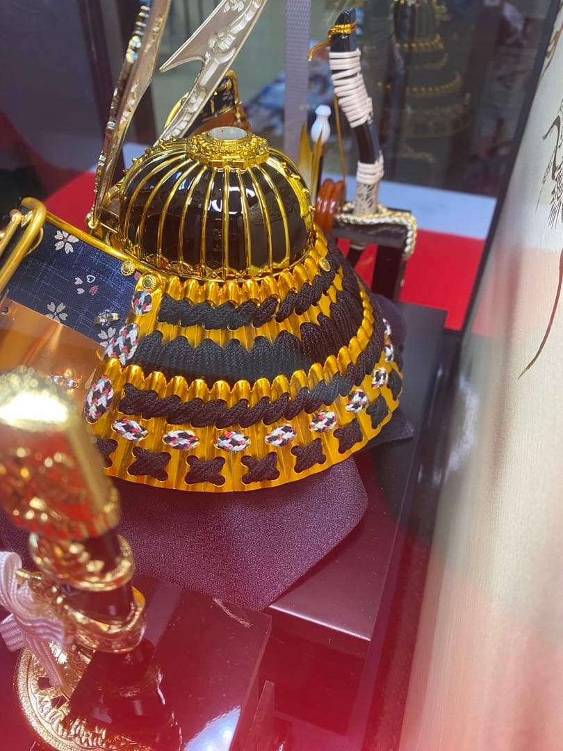 東京久月　五月人形　家紋付き兜飾り　ガラスケース入