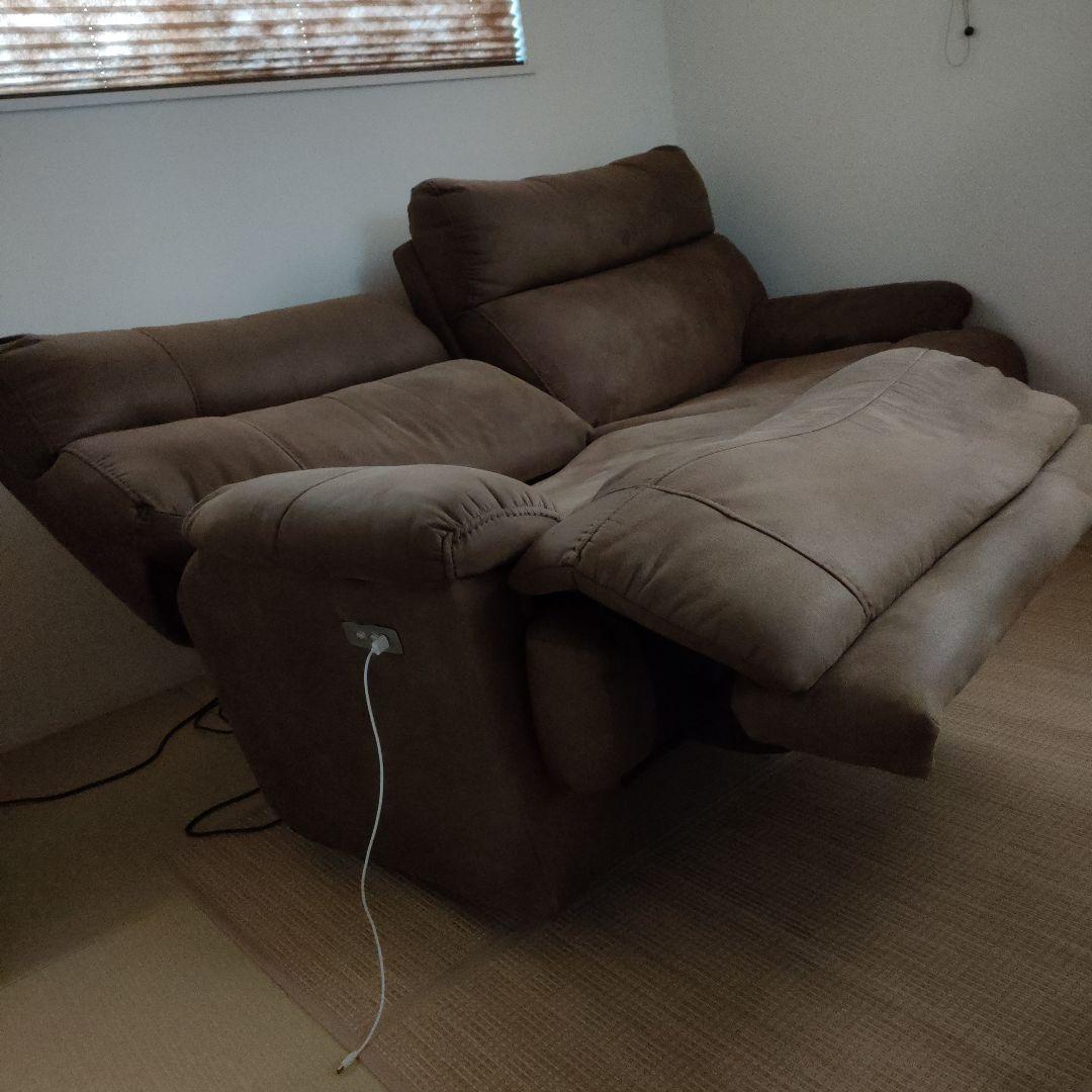 リクライニング機能付きブラウンソファ 2人掛け