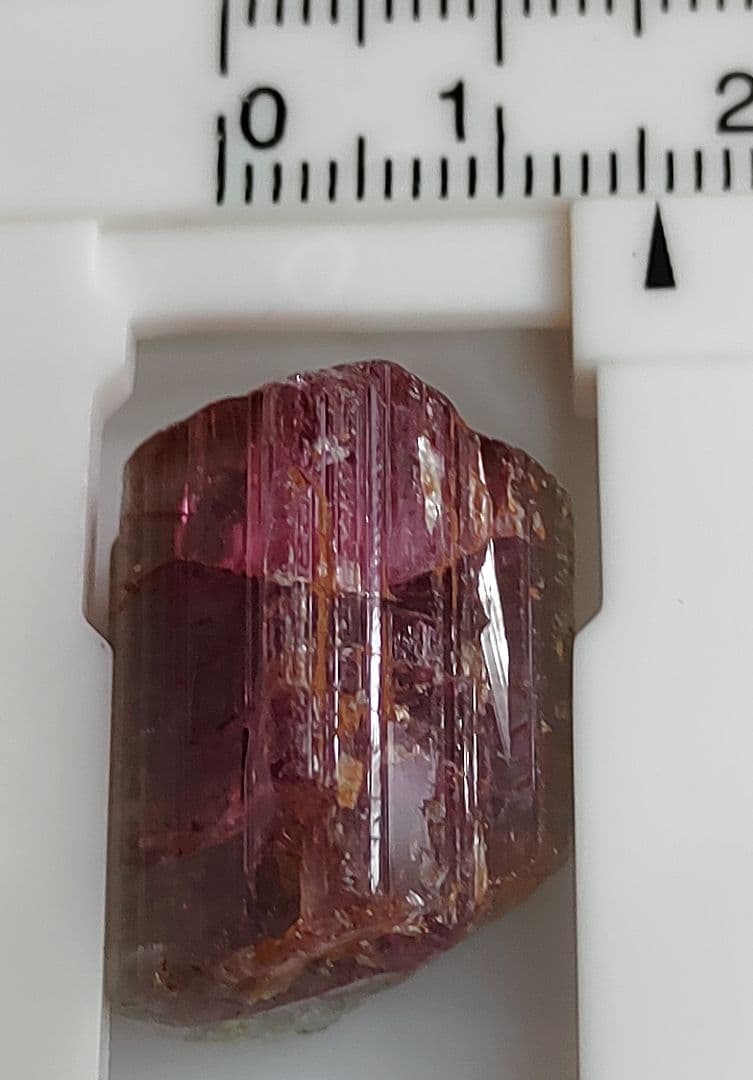 アフガニスタン産 トルマリン原石です。サイズ：約21×約15mm重さ 約45ct