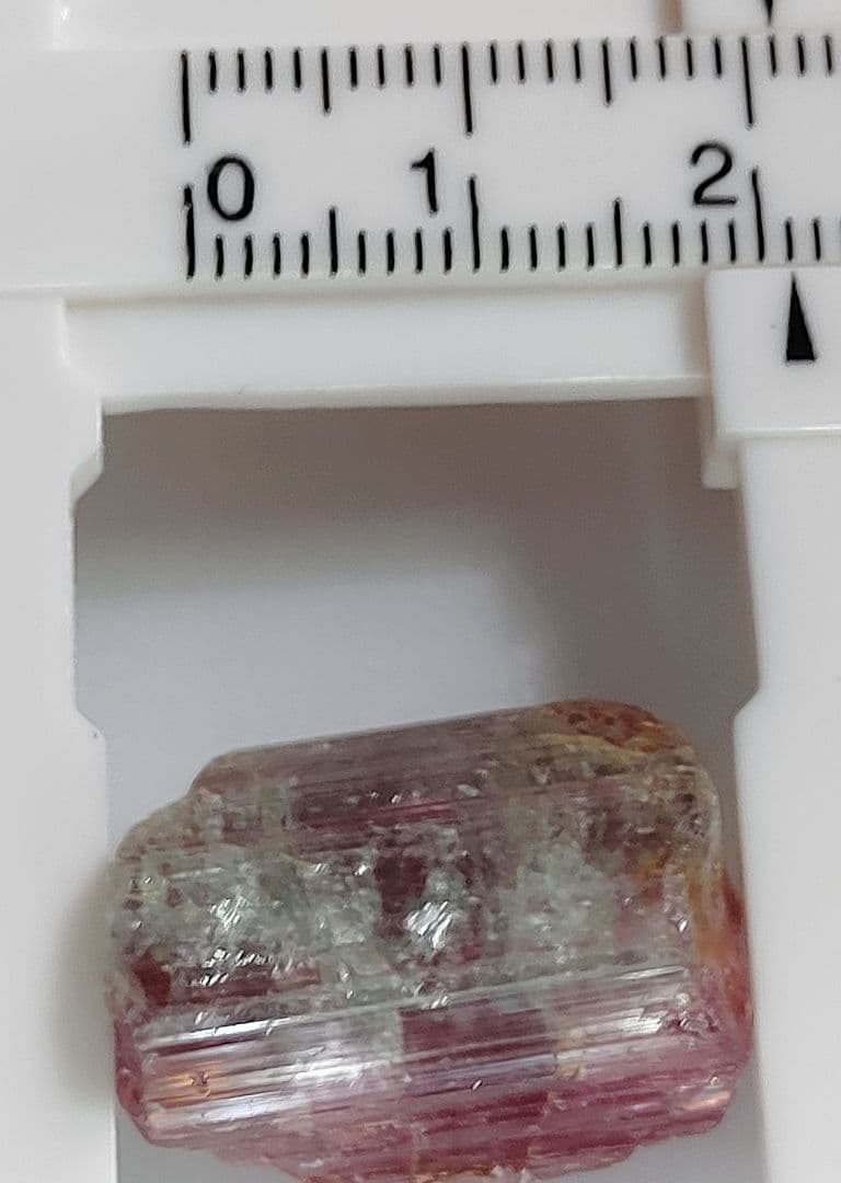 アフガニスタン産 トルマリン原石です。サイズ：約21×約15mm重さ 約45ct