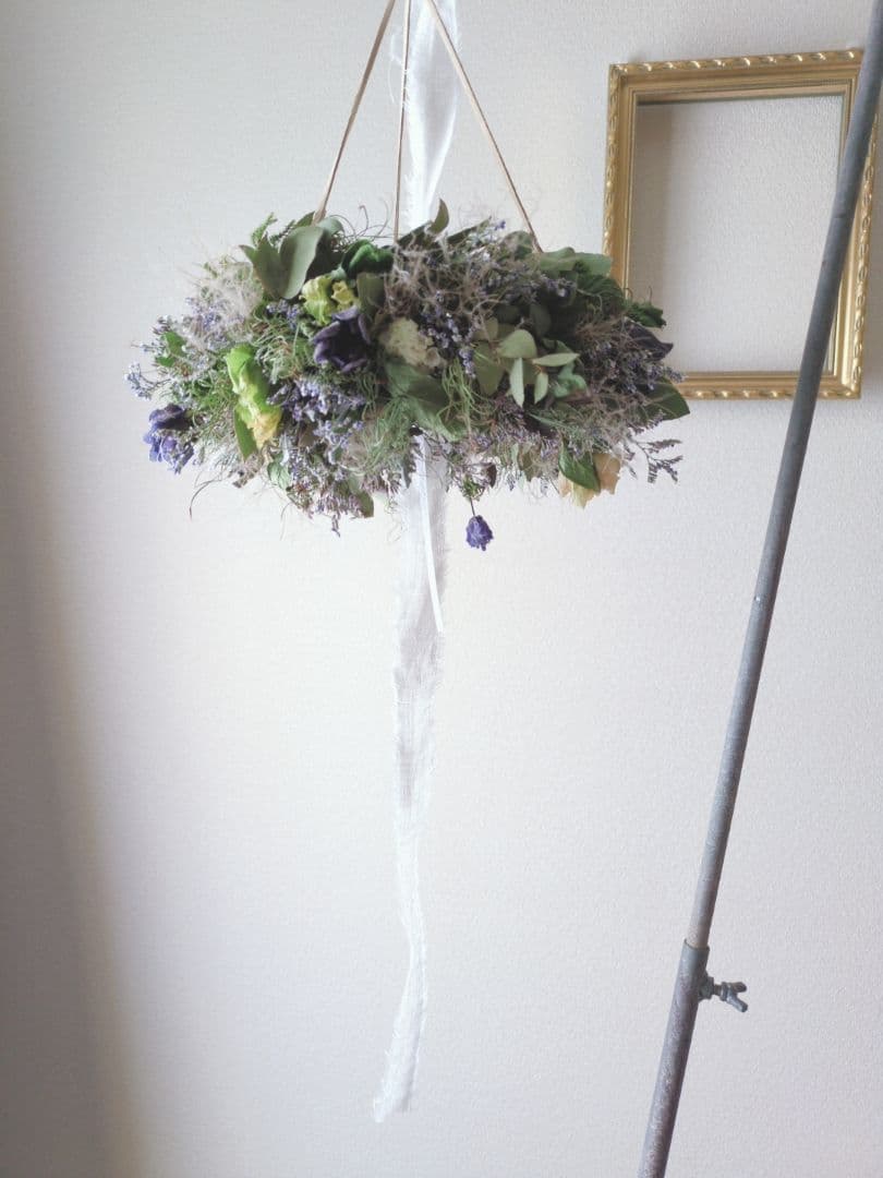 ユーカリとアネモネのフライングリース　ドライフラワーリース 【25408】