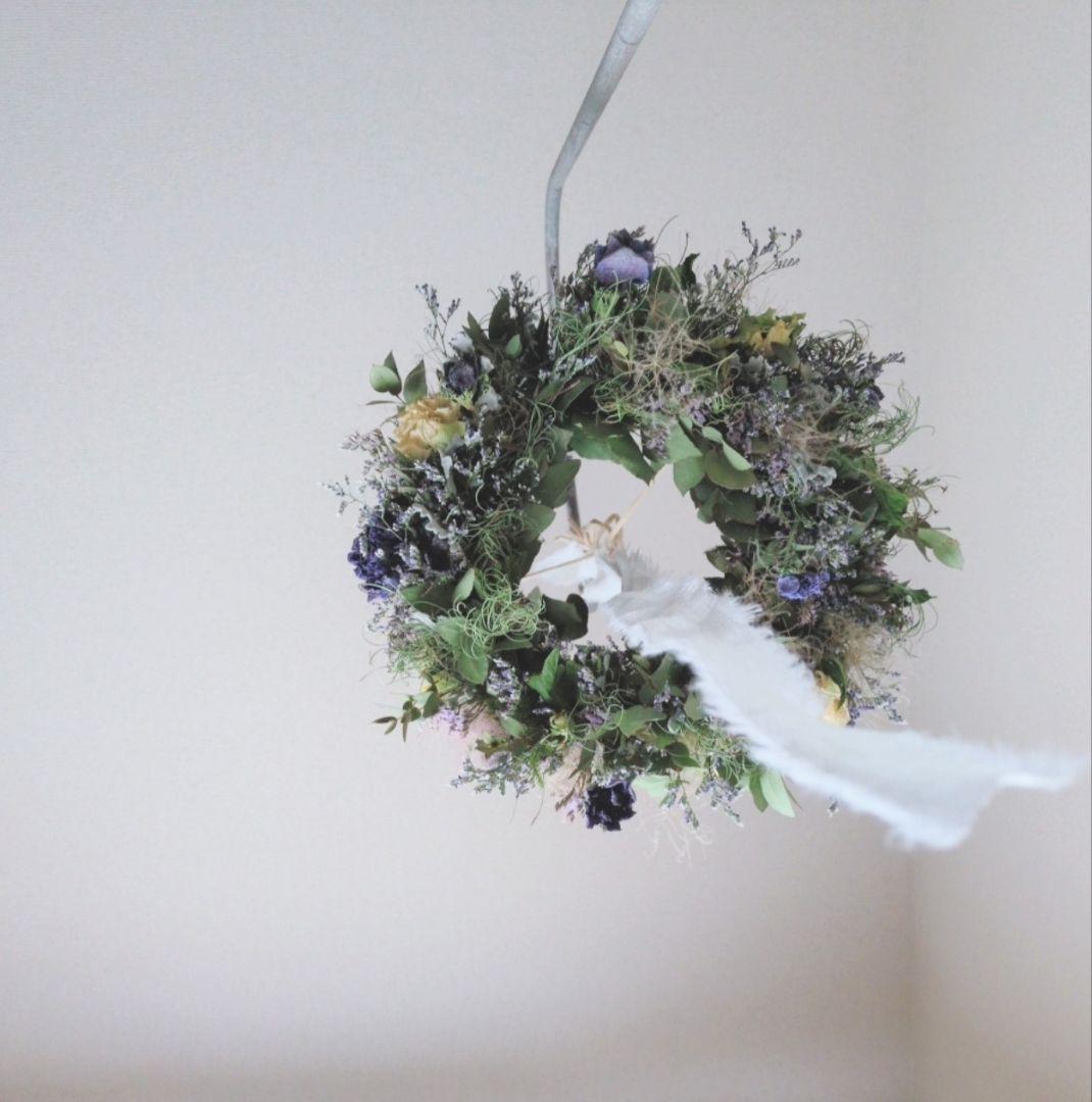 ユーカリとアネモネのフライングリース　ドライフラワーリース 【25408】