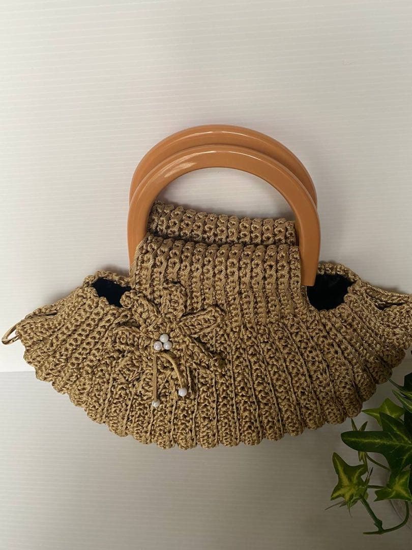 一点もの ハンドメイド ゴールド編みバッグ 木製ハンドル パール装飾付き