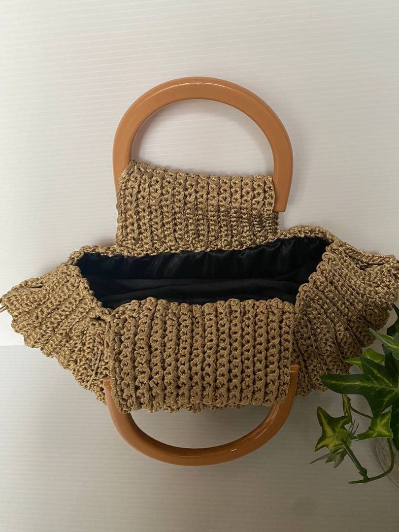 一点もの ハンドメイド ゴールド編みバッグ 木製ハンドル パール装飾付き